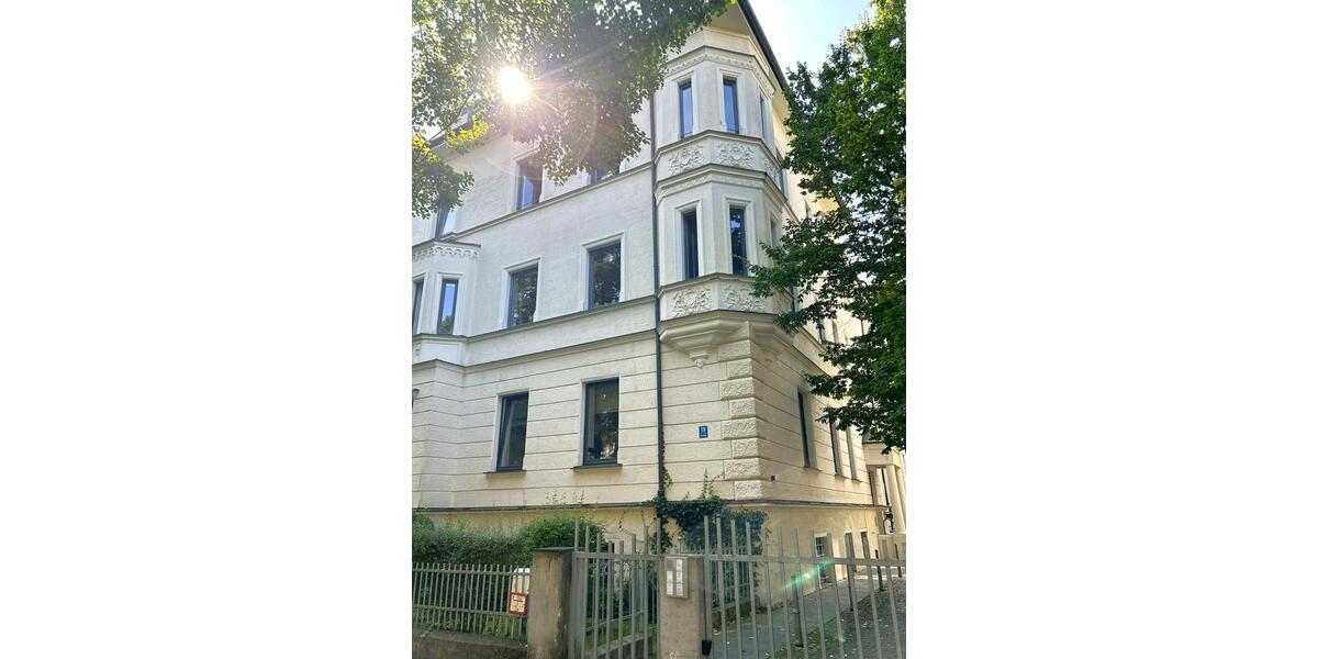 Charmante Altbauwohnung an der Theresienwiese 2 zimmer