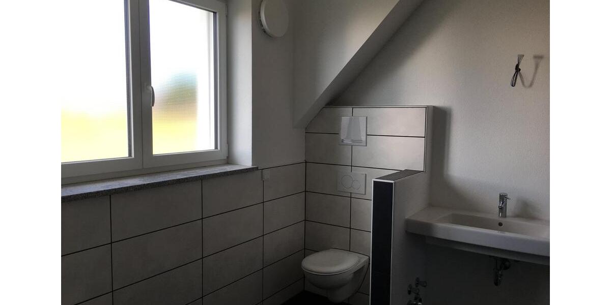 Dachgeschoßwohnung Dürrlauingen - 7 Zimmer, 175 m&sup2;, 1.300&euro; | Angebot:25509717