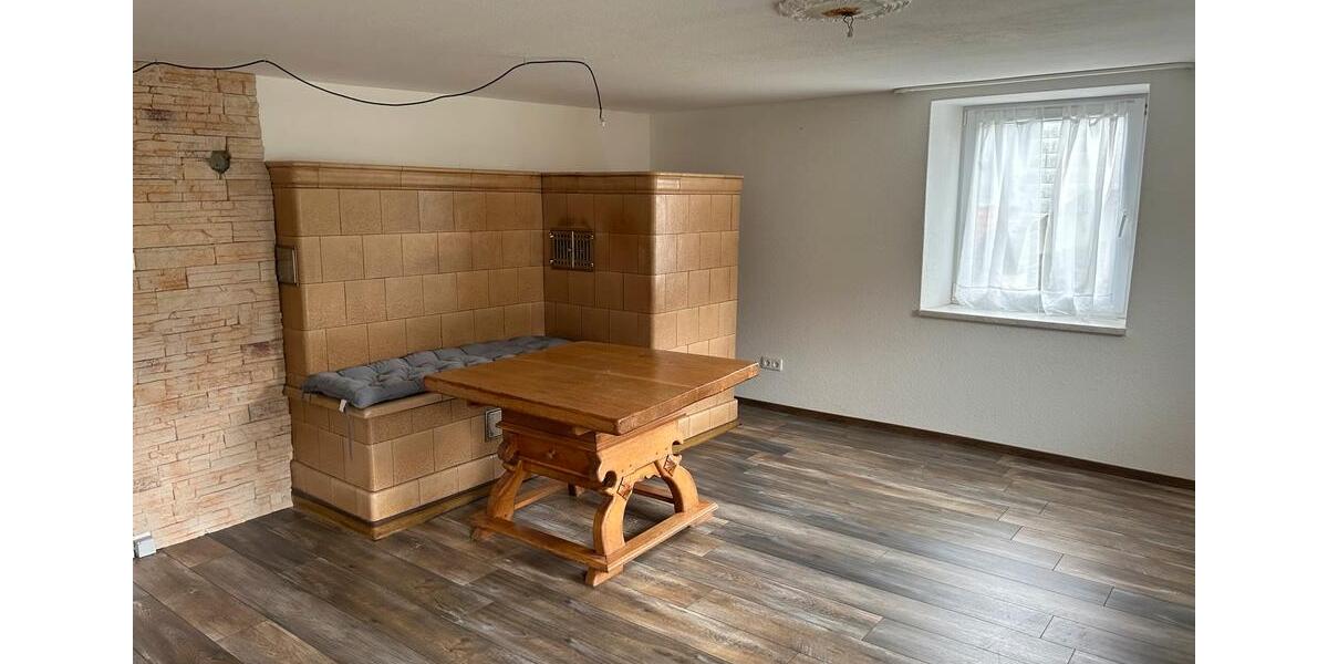 Etagenwohnung Blumberg - 4 Zimmer, 110 m&sup2;, 1.200&euro; | Angebot:26503218