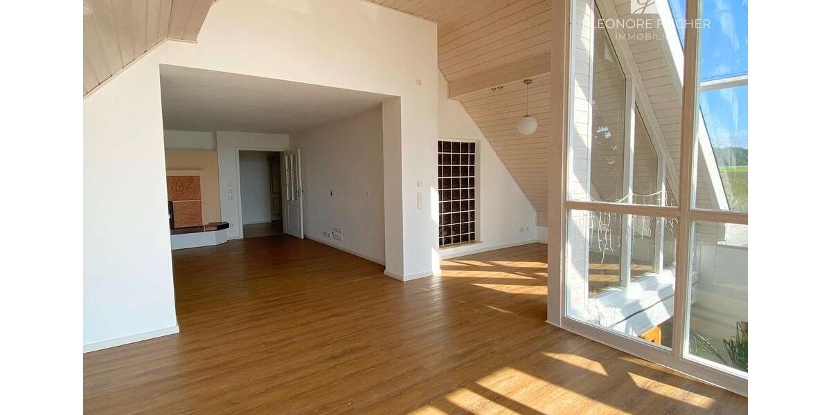 Dachgeschoßwohnung Fünfstetten - 5.5 Zimmer, 186 m&sup2;, 1.250&euro; | Angebot:22354812