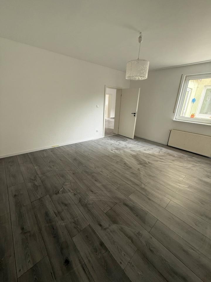 Schöne helle Wohnung in Worms - Rheindürkheim zu vermieten.