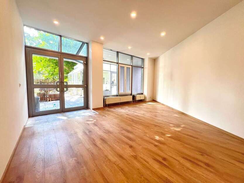 Wohnung zum Mieten in Augsburg 825 € 32.72 m²