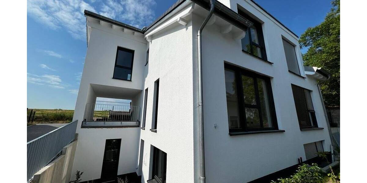 Doppelhaushälfte Mainz Weisenau - 6 Zimmer, 159 m&sup2;, 2.500&euro; | Angebot:25683725