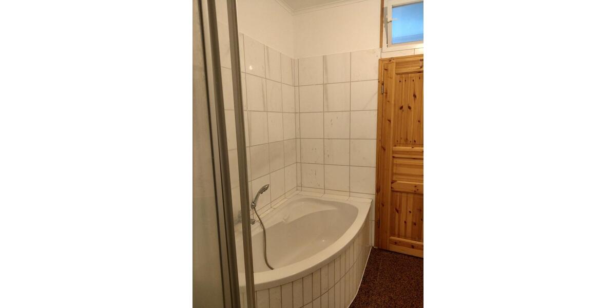 Erdgeschoßwohnung Bad Liebenwerda - 2 Zimmer, 60 m&sup2;, 325&euro; | Angebot:26561509