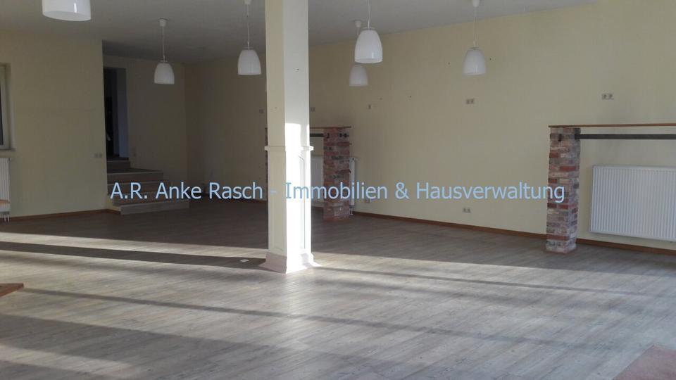 Schicke Gewerbeeinheit im Erdgeschoss mit großer Schaufensterfläche - sehen und gesehen werden zimmer