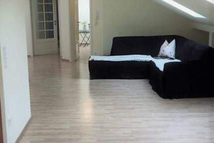 KS-Immobilien - schicke DG-Wohnung in ruhiger Lage 2 zimmer