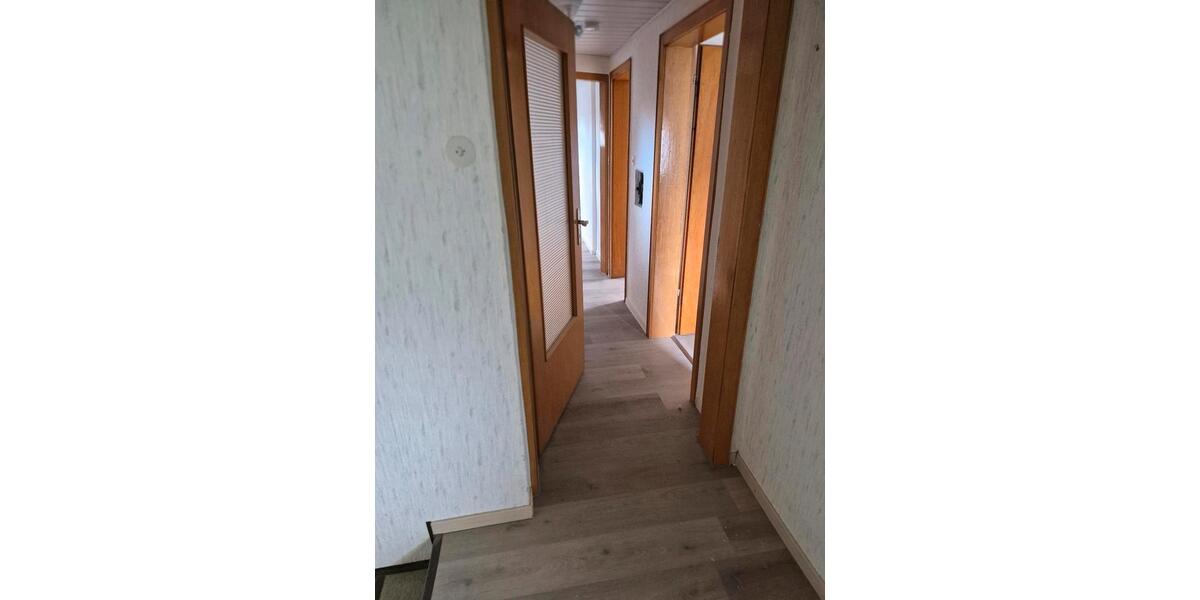 Dachgeschoßwohnung Wetter (Hessen) - 3 Zimmer, 68 m&sup2;, 700&euro; | Angebot:26646565