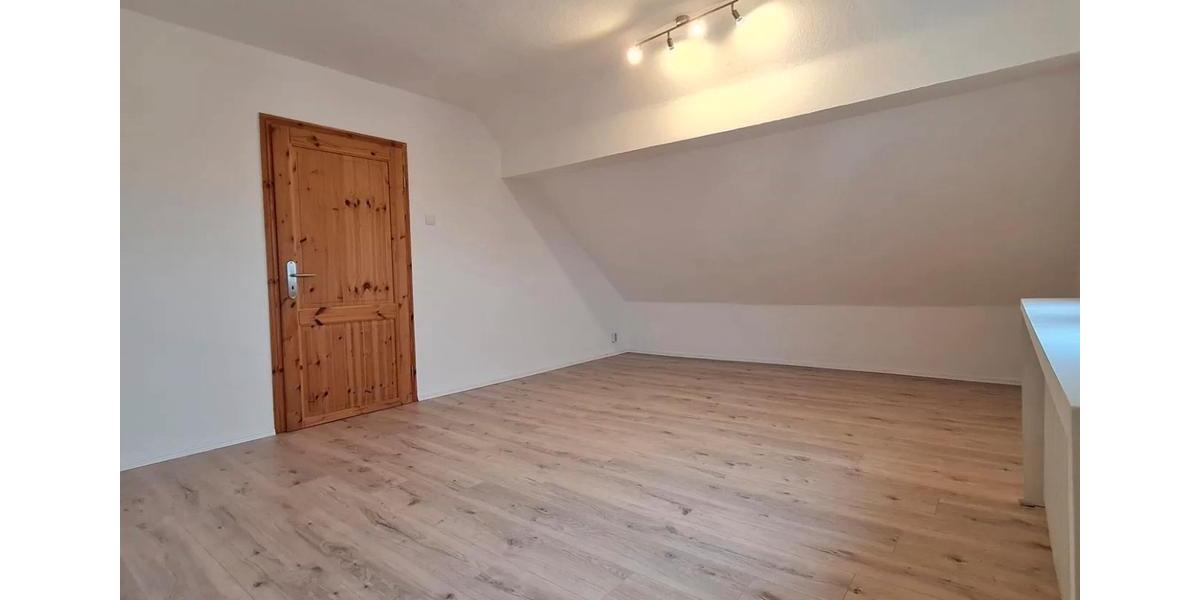 Sanierte Dachgeschosswohnung mit Weitblick in Remscheid Hasten 2 zimmer