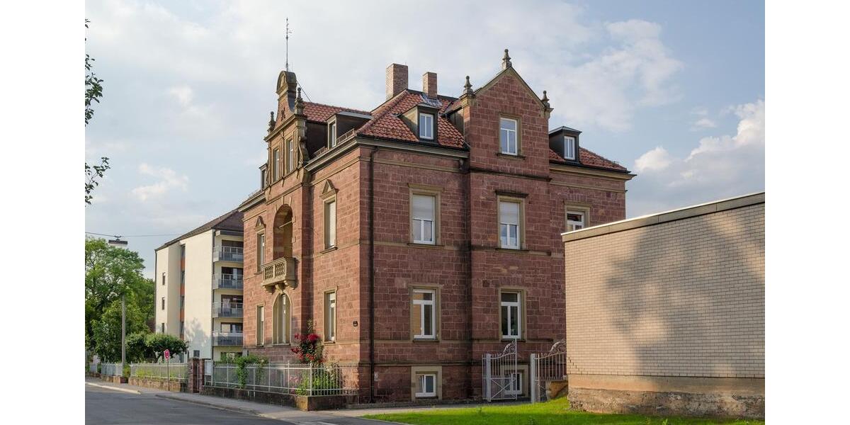 Dachgeschoßwohnung Bad Kissingen - 3 Zimmer, 95 m&sup2;, 1.100&euro; | Angebot:26422225