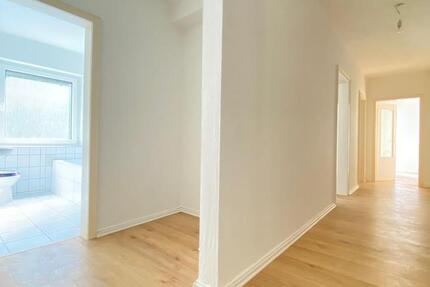 *** WOHNEN wo andere Urlaub machen *** TOP RENOVIERT *** Erdgeschoßwohnung mit Balkon *** zimmer