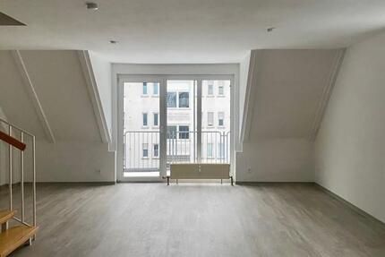 Kurzfristige Anmietung möglich - sanierte und renovierte Maisonette-Wohnung mit Balkon 3 zimmer