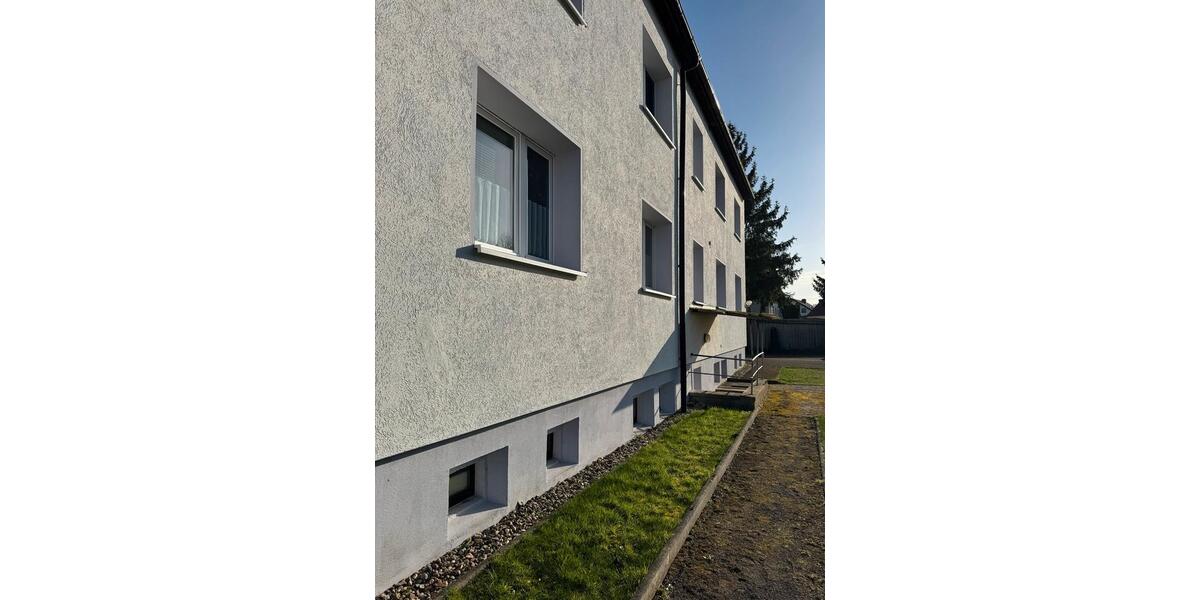 Hochparterre Genthin - 4 Zimmer, 74 m&sup2;, 490&euro; | Angebot:25887595