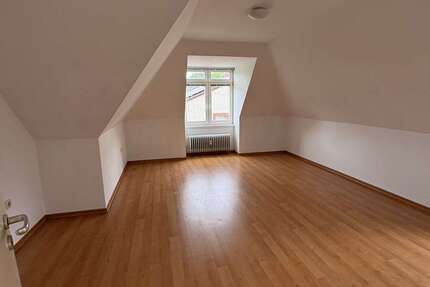 Wohnung Hamburg Altona - 1 Zimmer, 37 m&sup2;, 243&euro; | Angebot:26992654
