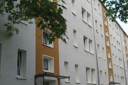 Wohnung zum Mieten in Naumburg (Saale) 373 € 46.05 m² 2 zimmer