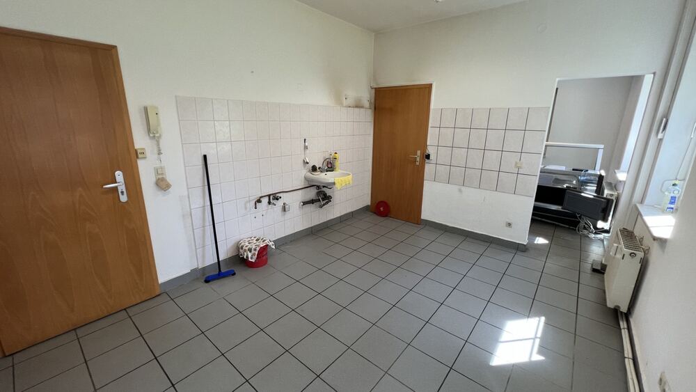 Ladengeschäft oder Büro in guter Verkehrslage zwischen Rochlitz und Mittweida - Gewerbeobjekt Erlau | Angebot:23995994