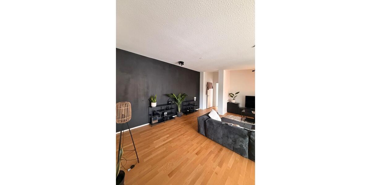 Dachgeschoßwohnung Hannover Vahrenwald-List - 2 Zimmer, 80 m&sup2;, 1.090&euro; | Angebot:26038979