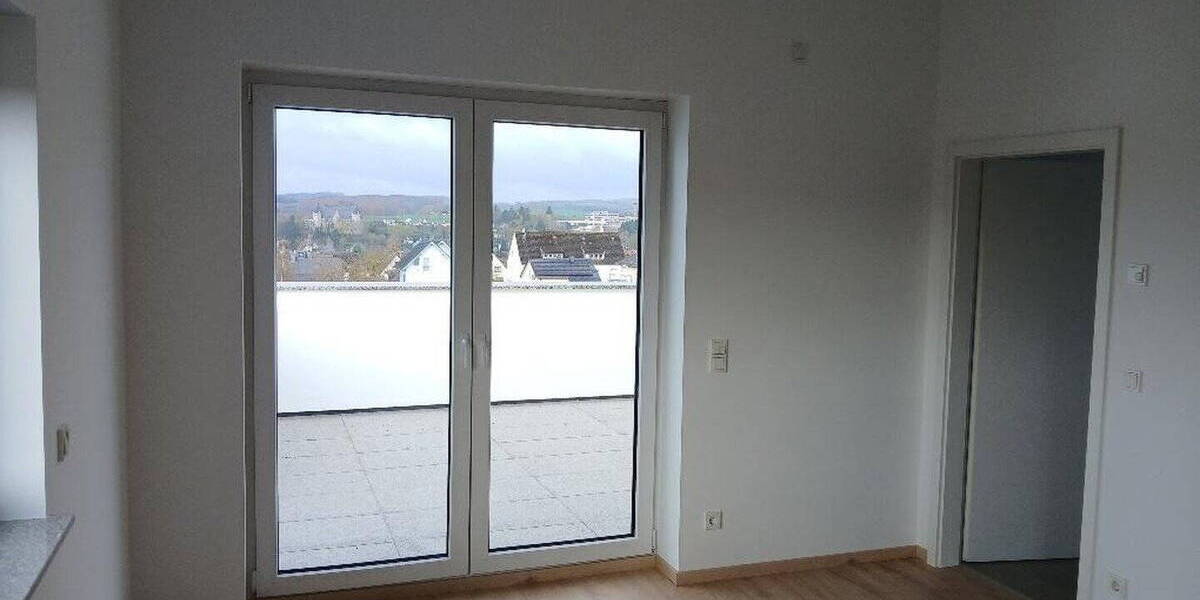 Etagenwohnung Hadamar - 3 Zimmer, 126 m&sup2;, 1.400&euro; | Angebot:26268985