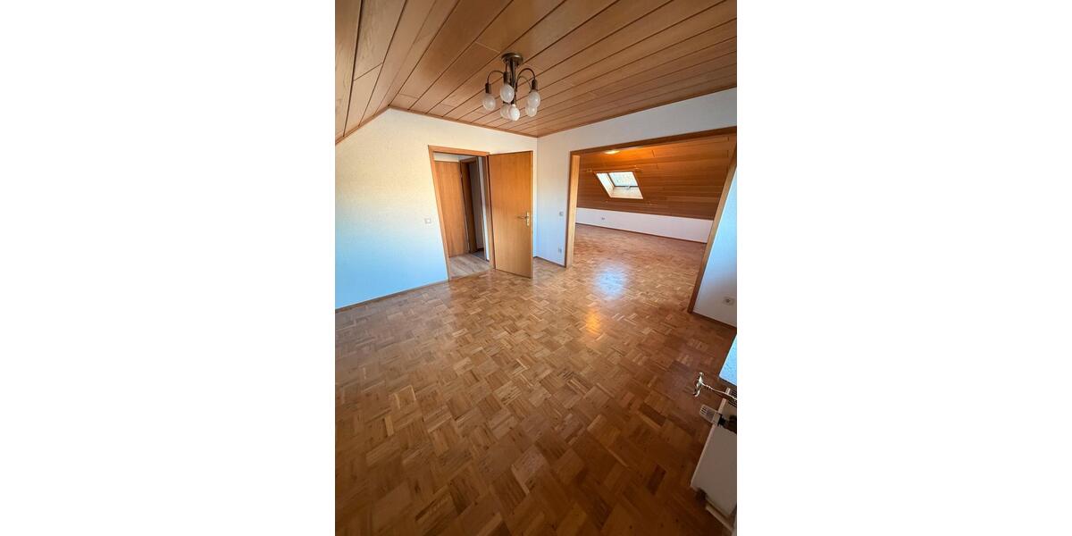 Dachgeschoßwohnung Weilburg - 4 Zimmer, 90 m&sup2;, 780&euro; | Angebot:26623480