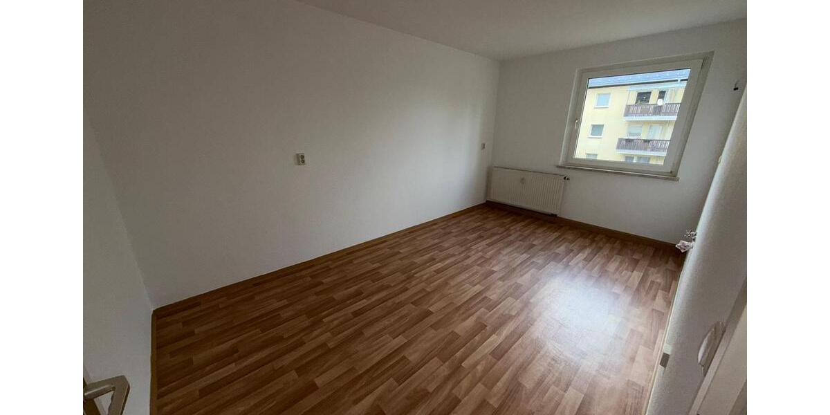Etagenwohnung Plauen - 1 Zimmer, 39 m&sup2;, 240&euro; | Angebot:25303869
