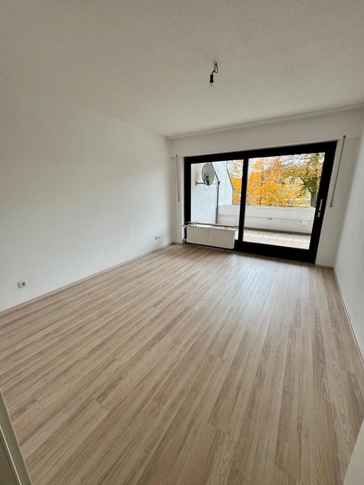 2 Zimmer Wohnung (Balkon, TG), hell, großzügig, Toplage zimmer