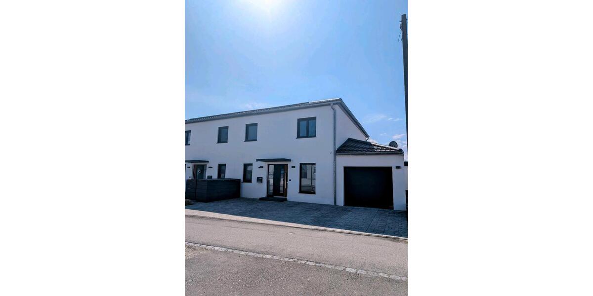 Doppelhaushälfte Karlskron - 4.5 Zimmer, 146 m&sup2;, 1.990&euro; | Angebot:26278689