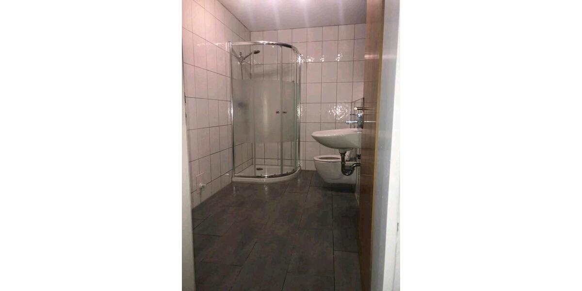 Wohnen auf Zeit Grevenbroich Hemmerden - 8 Zimmer, 200 m&sup2;, 15&euro; | Angebot:26342384