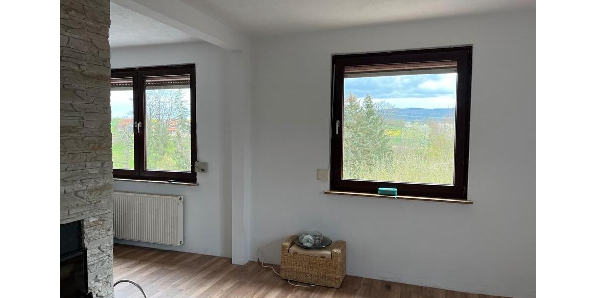 Freistehendes Einfamilienhaus mit großen Garten am Hang 4 zimmer