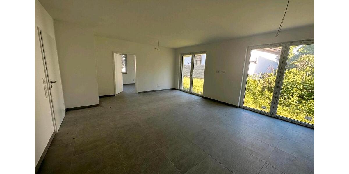 Erdgeschoßwohnung Löhne - 3 Zimmer, 104 m&sup2;, 1.150&euro; | Angebot:25660331