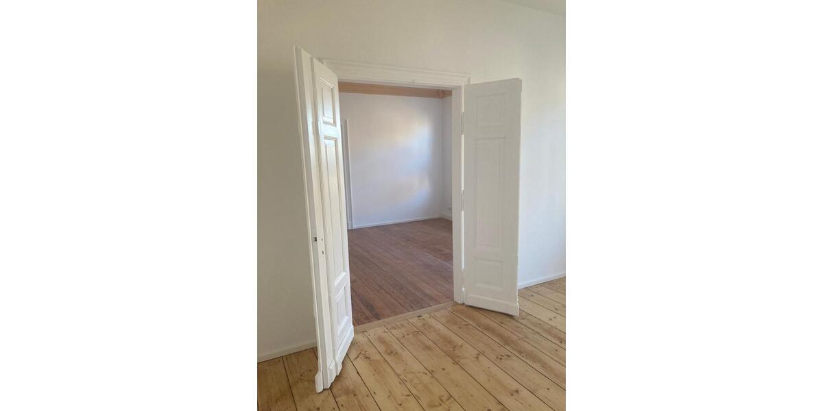 Etagenwohnung Reichenbach im Vogtland - 5 Zimmer, 150 m&sup2;, 900&euro; | Angebot:26120392