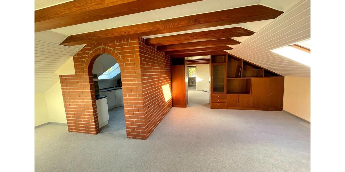 Dachgeschoßwohnung Ochsenfurt - 2.5 Zimmer, 75 m&sup2;, 700&euro; | Angebot:25756846