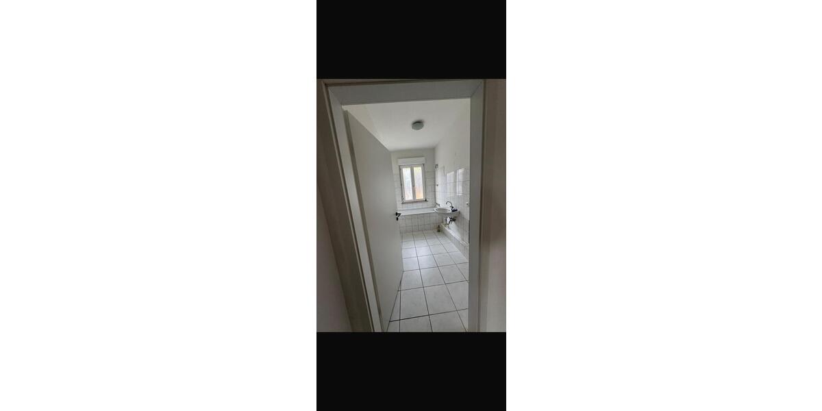 Etagenwohnung Pforzheim Weststadt - 4 Zimmer, 100 m&sup2;, 1.050&euro; | Angebot:26049577