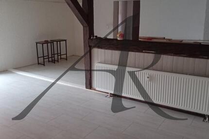 individuelle 2-Zimmer-Altbau-Wohnung im Zentrum
