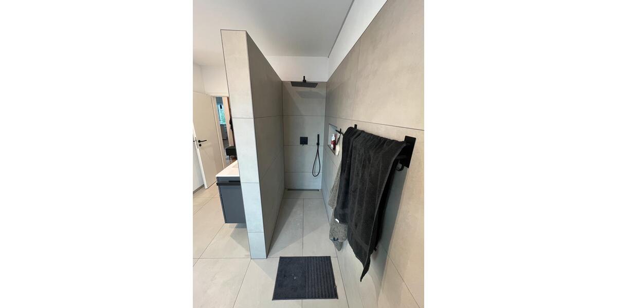 Neuwertige möblierte EG Neubauwohnung auf Zeit! - Feldrand Lage 3 zimmer