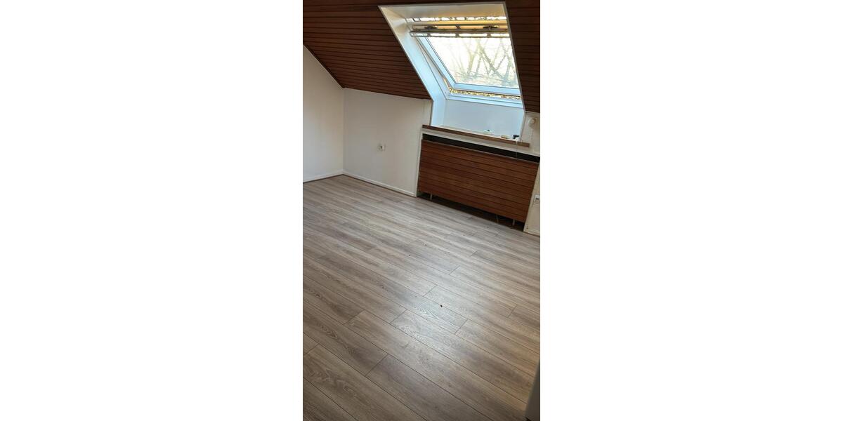 Dachgeschoßwohnung Oberhausen - 2 Zimmer, 45 m&sup2;, 650&euro; | Angebot:26359720