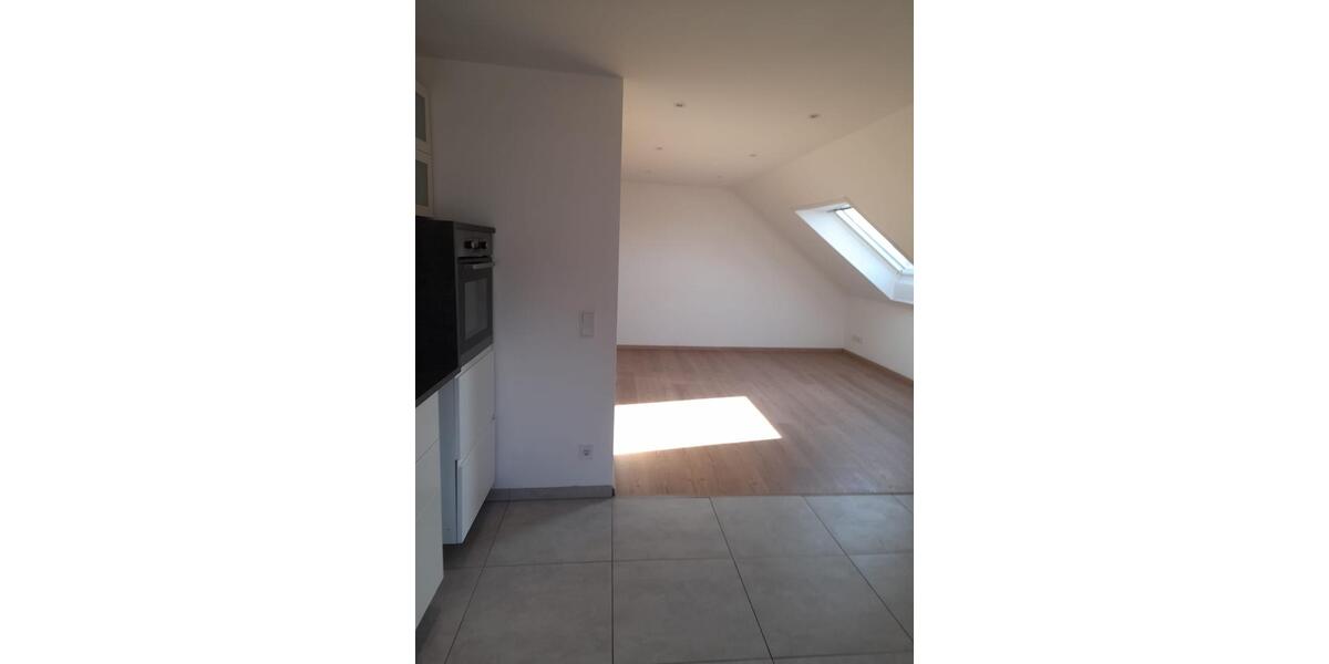 Dachgeschoßwohnung Isernhagen - 3 Zimmer, 75 m&sup2;, 800&euro; | Angebot:25892719