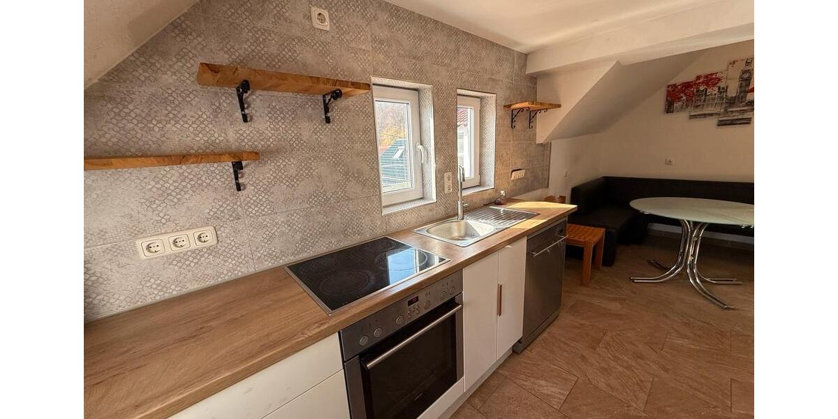 Dachgeschoßwohnung Schmitten im Taunus - 4 Zimmer, 100 m&sup2;, 900&euro; | Angebot:25258418