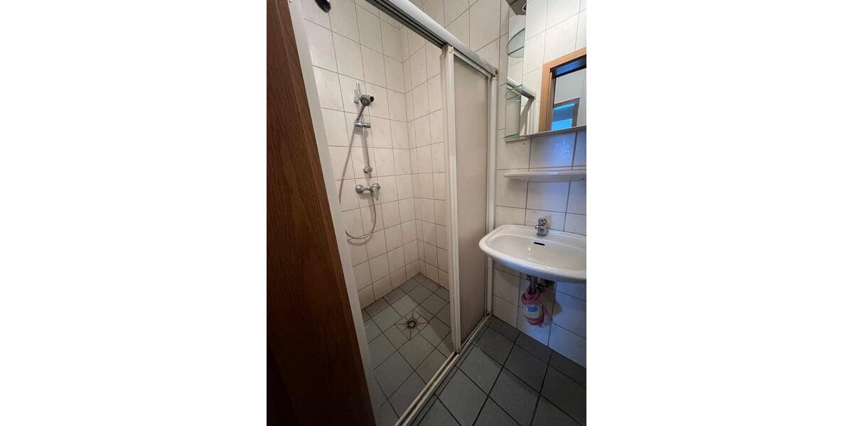 Etagenwohnung Südliches Anhalt - 1 Zimmer, 30 m&sup2;, 250&euro; | Angebot:25043845