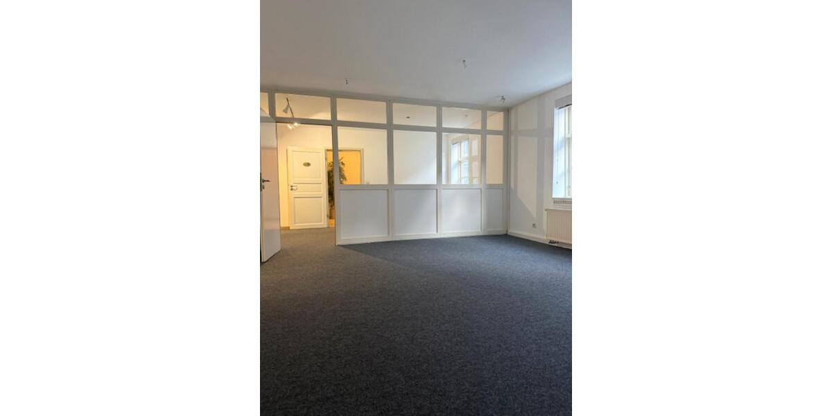 Frisch renovierte Gewerbeflächen mit historischem Charme zimmer