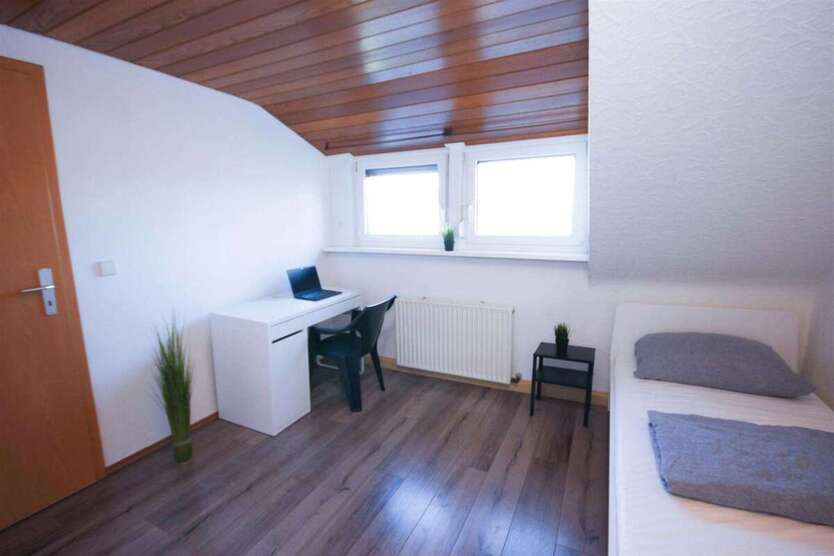 WG-Zimmer in Stuttgart 580 € 11 m² zimmer