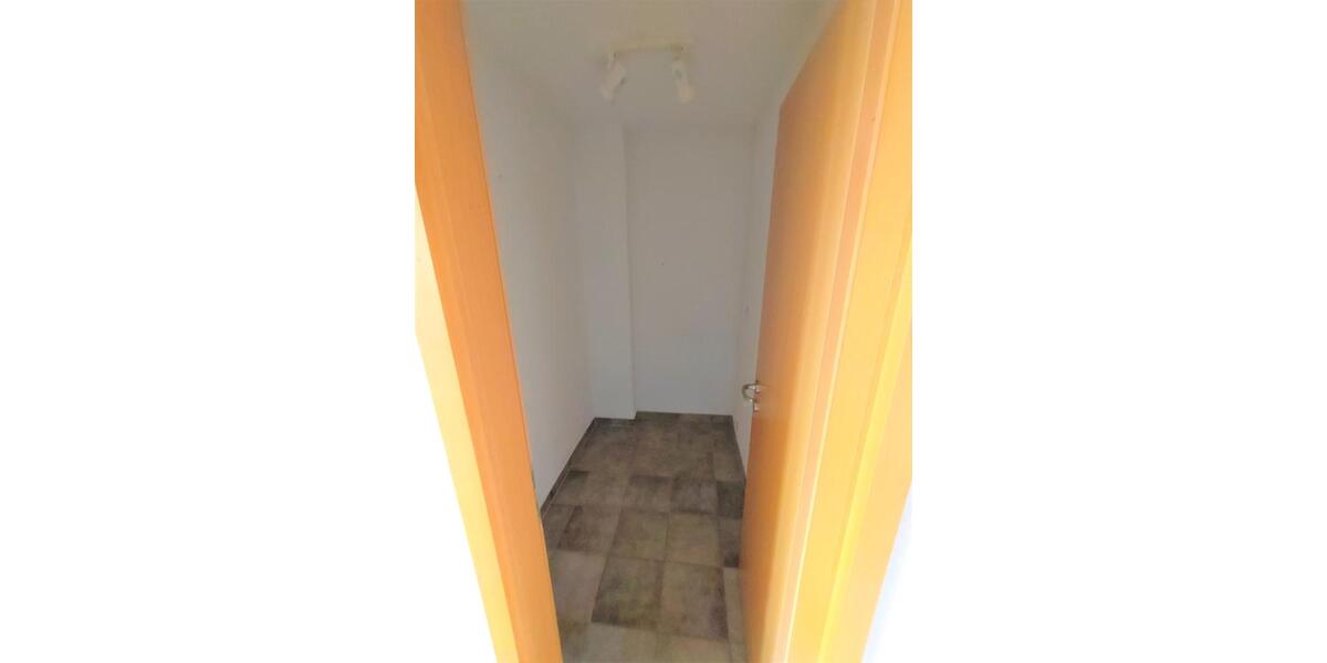 Etagenwohnung Ebersbach-Neugersdorf Neugersdorf - 1 Zimmer, 80 m&sup2;, 450&euro; | Angebot:25646193