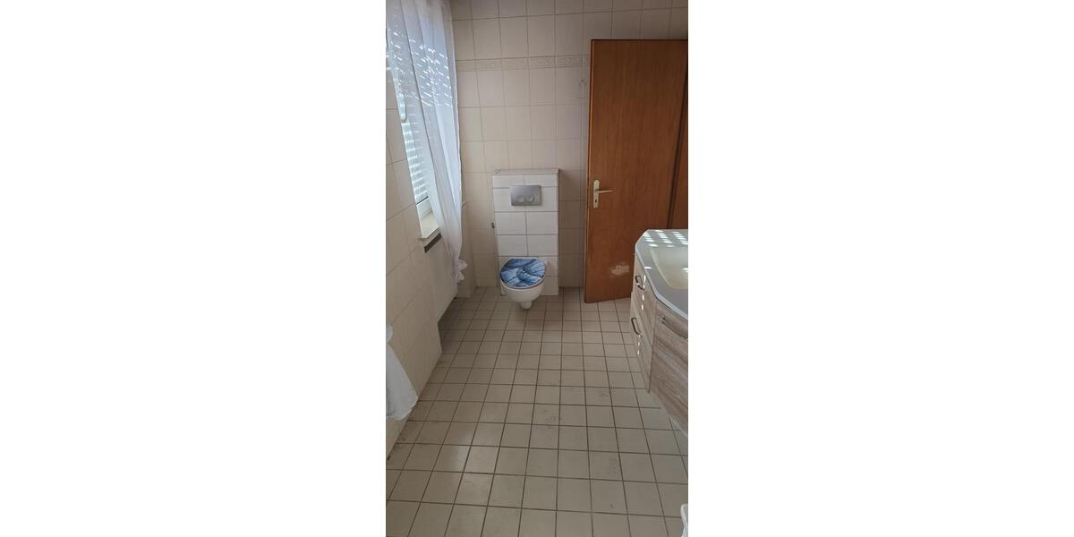 Etagenwohnung Eschwege - 4 Zimmer, 100 m&sup2;, 700&euro; | Angebot:24889953