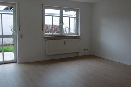 Ruhige 2-Zimmer EG-Wohnung mit Süd-Westterrasse u. Gartenanteil zimmer