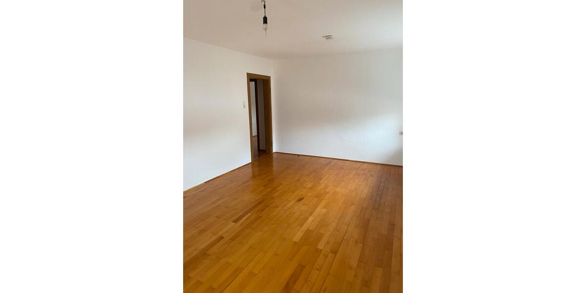 4-Zimmer-Wohnung in Tegernheim ab 01.04.2026 zu vermieten 4 zimmer