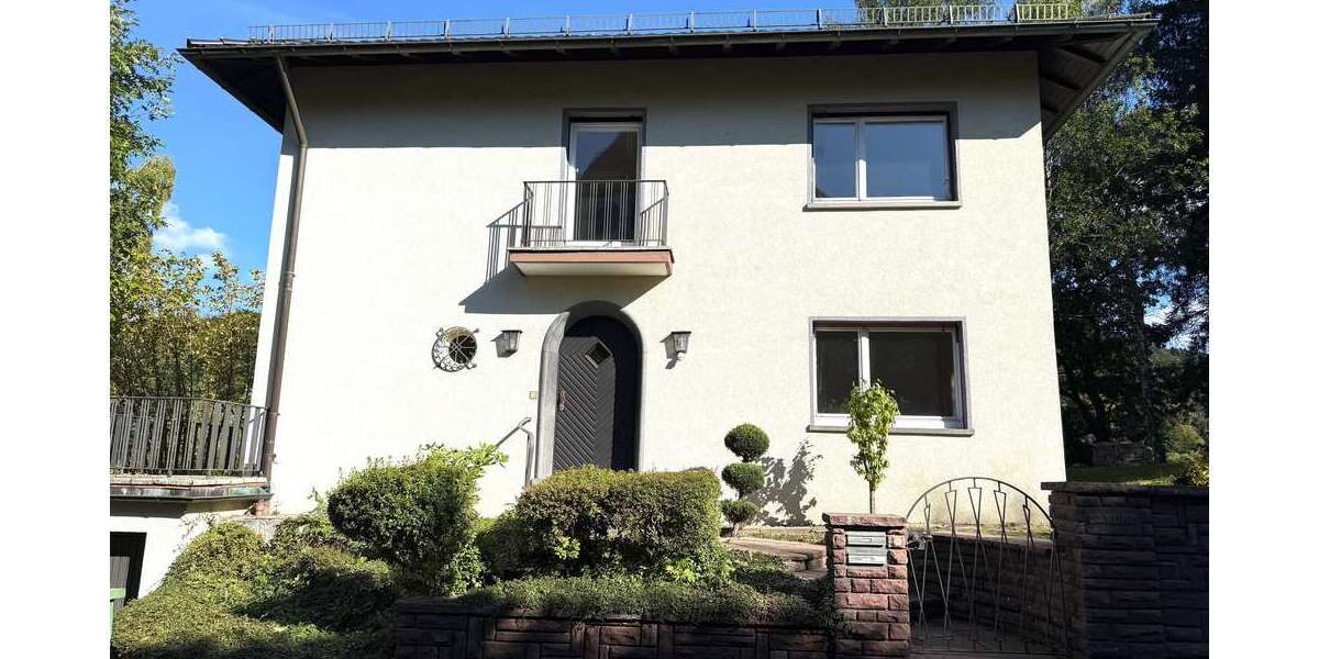 Etagenwohnung Bad Herrenalb - 4 Zimmer, 111 m&sup2;, 1.450&euro; | Angebot:23232200