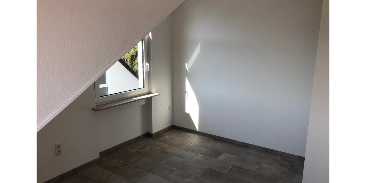Dachgeschoßwohnung Mayen - 3 Zimmer, 80 m&sup2;, 660&euro; | Angebot:26697690