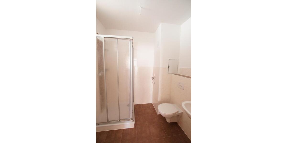 Etagenwohnung Pößneck - 4 Zimmer, 75 m&sup2;, 510&euro; | Angebot:26249699