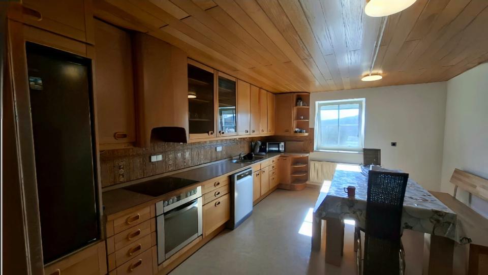 Dachgeschoßwohnung Neunburg vorm Wald - 4 Zimmer, 140 m&sup2;, 240&euro; | Angebot:25975839
