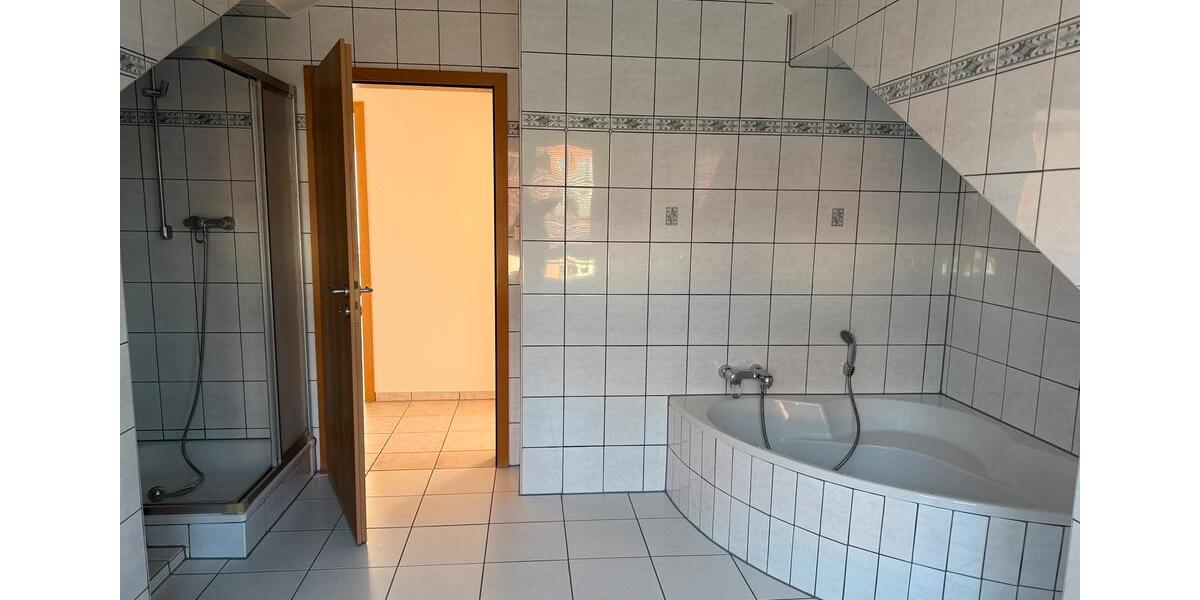 Dachgeschoßwohnung Beckum - 3 Zimmer, 66 m&sup2;, 750&euro; | Angebot:26013801