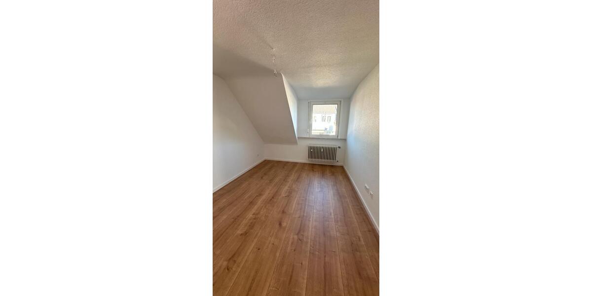 Dachgeschoßwohnung Eltville am Rhein Erbach - 3 Zimmer, 90 m&sup2;, 1.150&euro; | Angebot:26554702
