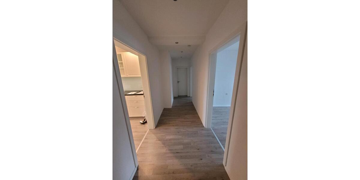 Dachgeschoßwohnung Kaiserslautern Betzenberg - 3 Zimmer, 74 m&sup2;, 800&euro; | Angebot:25145639